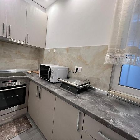 Apartment Tirana On Myslym Shyri Exterior foto