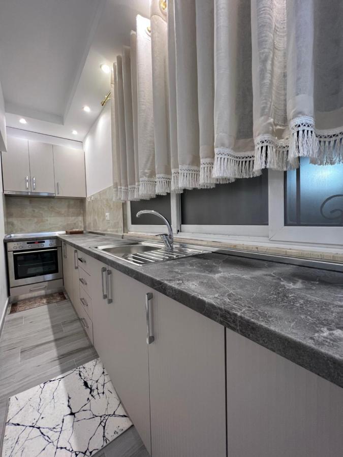 Apartment Tirana On Myslym Shyri Exterior foto